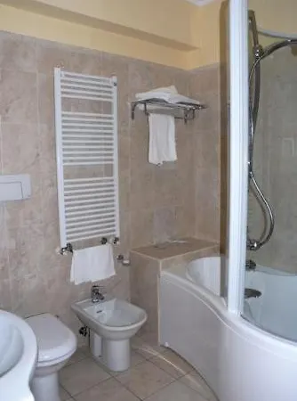 Duca Di Calabria מלון 3*