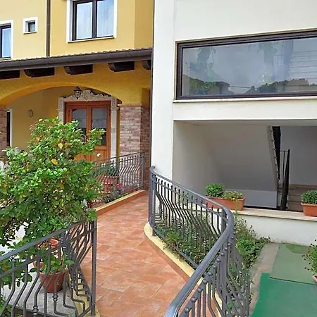ホテル Duca Di Calabria