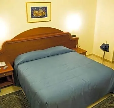 Duca Di Calabria ホテル 3*
