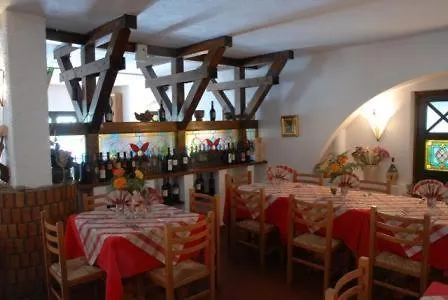 ホテル Duca Di Calabria 3*