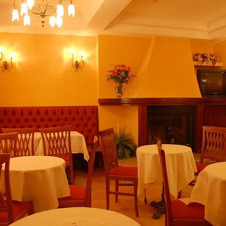 Duca Di Calabria מלון